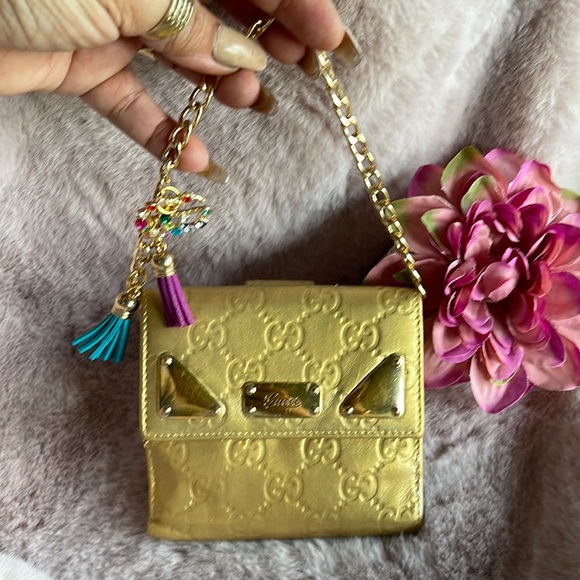 (Traded )Gucci Gold Wallet 🤩 - Picture 3 of 12